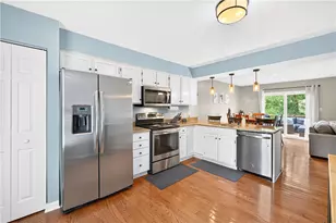 7319 Gena Ct, Pittsburgh, PA 15209 - Photo 10
