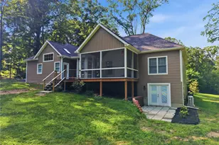246 Tanglewood Dr, Neshannock Township, PA 16105 - Photo 4