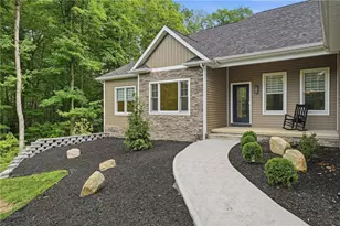 246 Tanglewood Dr, Neshannock Township, PA 16105 - Photo 2