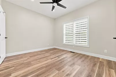 246 Tanglewood Dr, Neshannock Township, PA 16105 - Photo 12