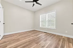 246 Tanglewood Dr, Neshannock Township, PA 16105 - Photo 12
