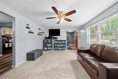 1033 Maripat Dr, South Park, PA 15129 - Photo 10