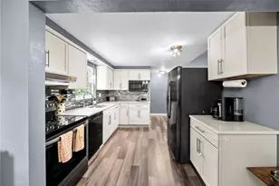 1033 Maripat Dr, South Park, PA 15129 - Photo 16