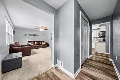 1033 Maripat Dr, South Park, PA 15129 - Photo 6