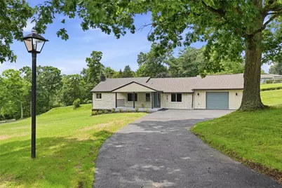 201 Hillvue Dr, Twp of But SE, PA 16001 - Photo 2