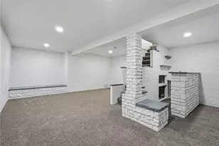 201 Hillvue Dr, Twp of But SE, PA 16001 - Photo 22