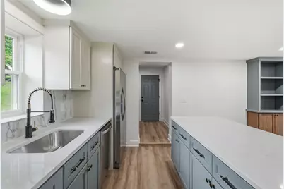 201 Hillvue Dr, Twp of But SE, PA 16001 - Photo 10