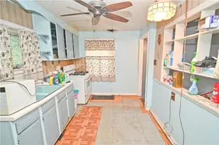 1115 Roosevelt St, Shenango Township, PA 16101 - Photo 6