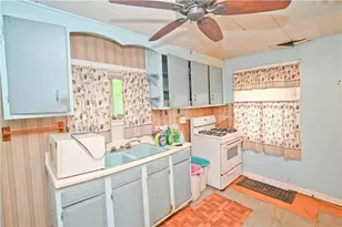 1115 Roosevelt St, Shenango Township, PA 16101 - Photo 4