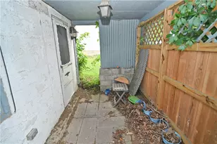 1115 Roosevelt St, Shenango Township, PA 16101 - Photo 4