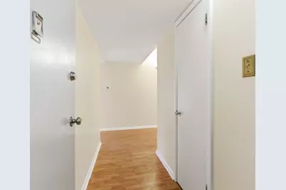 2160 Greentree Rd. #405W, Scott Township, PA 15220 - Photo 6