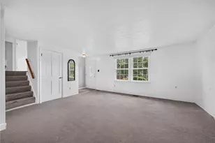 9 Robinwood Dr, Findlay Township, PA 15108 - Photo 2