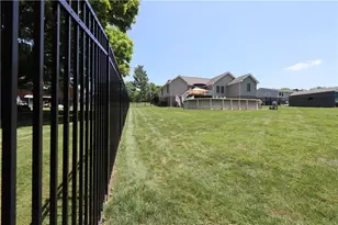 208 Howard Rd, Economy, PA 15143 - Photo 8