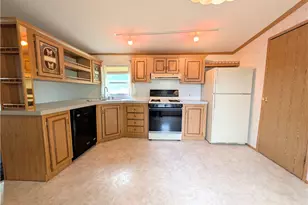39 Grandview Dr, Perry Township, PA 16130 - Photo 6