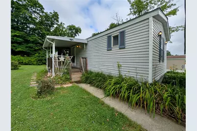 39 Grandview Dr, Perry Township, PA 16130 - Photo 2