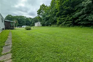 39 Grandview Dr, Perry Township, PA 16130 - Photo 4