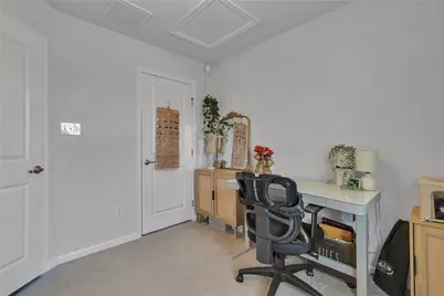 2002 Cade Dr, Center Township, PA 15061 - Photo 18