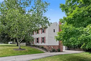 149 Briarwood Ln, Cranberry Township, PA 16066 - Photo 2