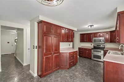 149 Briarwood Ln, Cranberry Township, PA 16066 - Photo 4