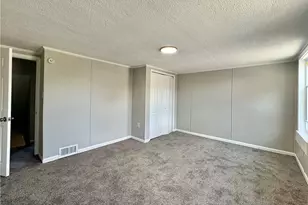 594 E Madison St, Rochester, PA 15074 - Photo 12