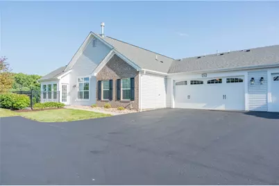 906 Spring Valley Dr, Cranberry Township, PA 16063 - Photo 2