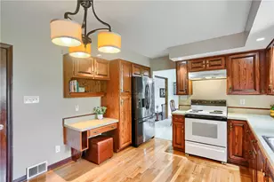 4870 E Willock Rd, Pittsburgh, PA 15227 - Photo 8