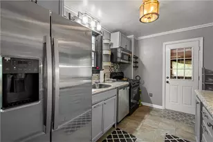 2812 Kenilworth St, Pittsburgh, PA 15226 - Photo 6