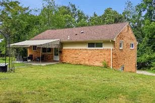516 Long Dr, Pittsburgh, PA 15241 - Photo 1