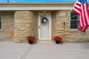 1017 E Beau St, South Strabane, PA 15301 - Photo 4