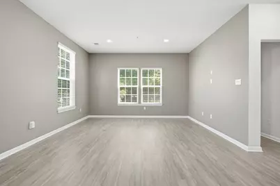 2405 Pointe View Dr, Adams Township, PA 16046 - Photo 12