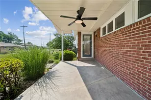 407 Dunbar Dr, Wilkins Township, PA 15235 - Photo 4