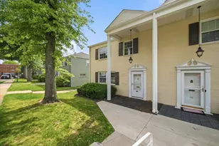 68 Chapel Dr, Ross Twp, PA 15237 - Photo 2