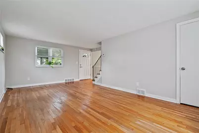 1309 Jefferson Heights Rd, Wilkins Township, PA 15235 - Photo 6