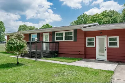 19 Hazel St, Burrel-Blacklick, PA 15717 - Photo 2