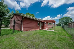 19 Hazel St, Burrel-Blacklick, PA 15717 - Photo 6