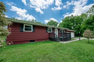19 Hazel St, Burrel-Blacklick, PA 15717 - Photo 10