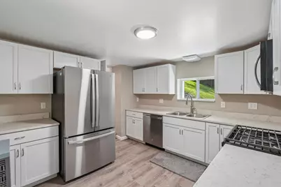 560 Mortimer Avenue, Wilkins Township, PA 15145 - Photo 12