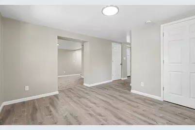 560 Mortimer Avenue, Wilkins Township, PA 15145 - Photo 6