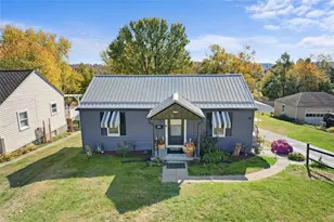 718 Gladden Rd, Canonsburg, PA 15317 - Photo 1