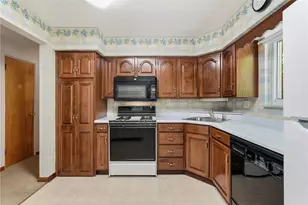 379 Barclay Ave, Pittsburgh, PA 15221 - Photo 12