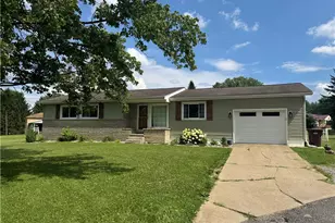 83 Edgewood Dr, Pymatuning Township, PA 16125 - Photo 1