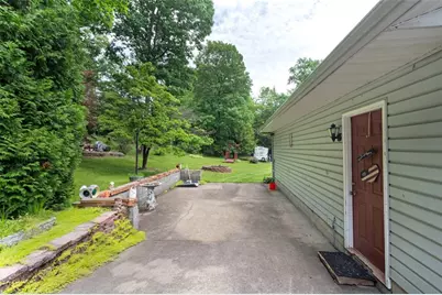 395 Cranberry Rd, Lower Turkeyfoot Township, PA 15424 - Photo 10