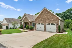 3669 Blue Sage Ct, Murrysville, PA 15632 - Photo 2