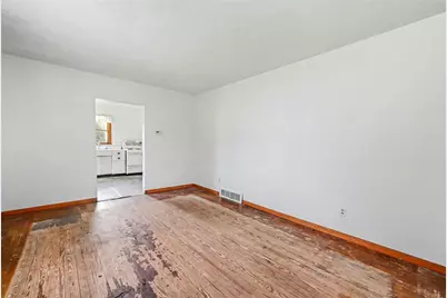 2196 Shadow Dr, South Pymatuning Township, PA 16150 - Photo 4