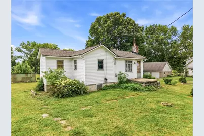 2196 Shadow Dr, South Pymatuning Township, PA 16150 - Photo 2