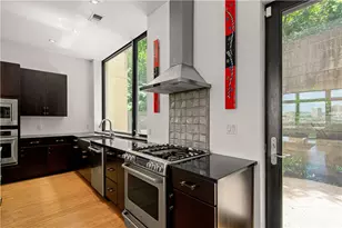 18 Windom Hill Pl, Pittsburgh, PA 15203 - Photo 6