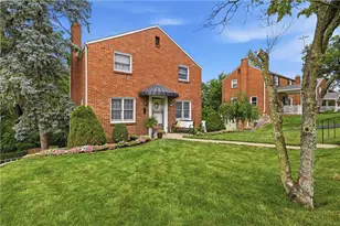 1076 Greenlawn Dr, Green Tree, PA 15220 - Photo 2