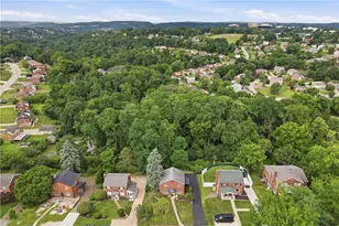 1076 Greenlawn Dr, Green Tree, PA 15220 - Photo 26