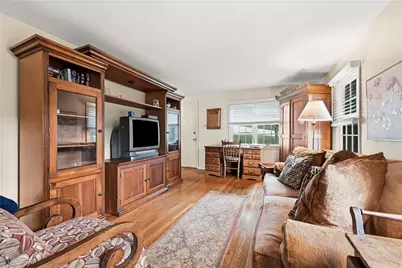 1076 Greenlawn Drive, Green Tree, PA 15220 - Photo 6