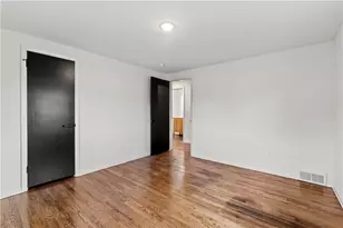 721 Sara Ln, Pittsburgh, PA 15147 - Photo 18